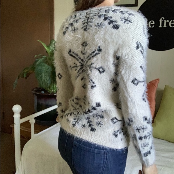 💛 SO SOFT* Cream and black snowflake knit sweater - Picture 6 of 15
